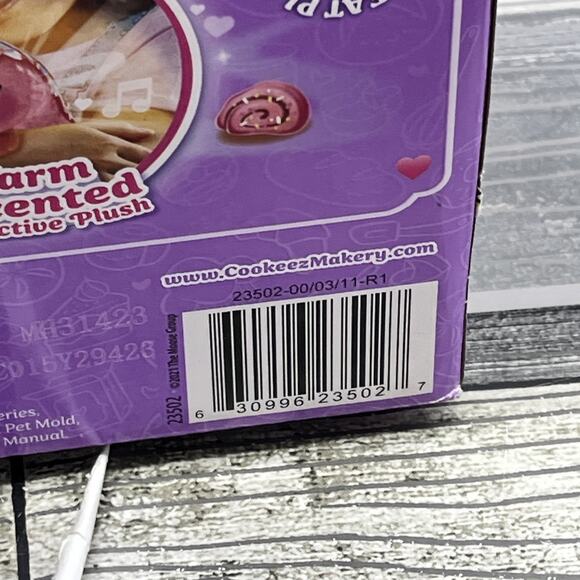 Moose Toys Cookeez Makery Cinnamon Treatz Oven Playset - Pink, Ages 5+. {123}. - Picture 14 of 16